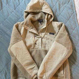 Patagonia retro pullover jacket, size Medium, BRAND NEW, never been worn!